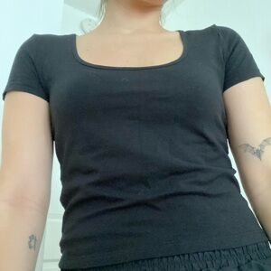 H&M Black Fitted Short Sleeve Tee